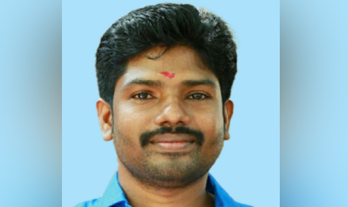 യു​വാ​വ് ബൈ​ക്കി​ൽ​നി​ന്ന് വീ​ണ് മ​രി​ച്ചു