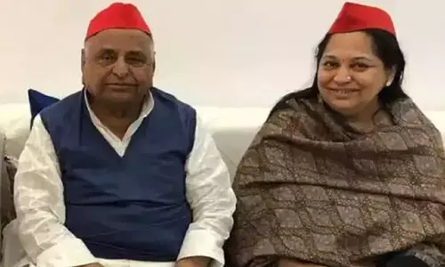 Mulayam Singh Yadav with Sadhna Gupta
