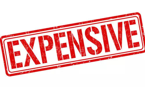 ചെ​ല​വ്​ താ​ങ്ങു​ന്നി​ല്ല; ബ​ജ​റ്റ് ചു​രു​ക്കാ​ൻ വ​ഴി തേ​ടി പ്ര​വാ​സി​ക​ൾ