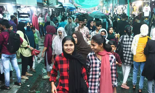 പെരുന്നാൾ ആഘോഷത്തിൽ നഗരം