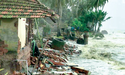 മാനവും മനവും തെളിയാതെ തീരത്തുള്ളവർ പെരുന്നാൾ ആഘോഷിക്കും