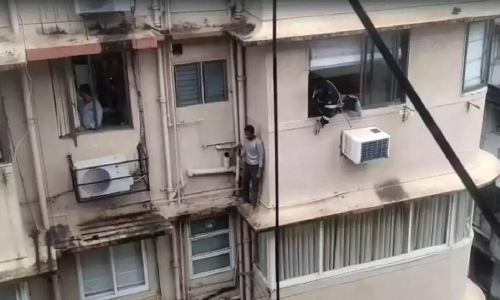 Thief screams Vande Mataram and jumps from building to evade arrest dies