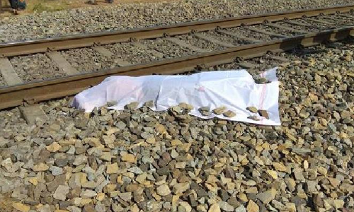 കാസര്‍കോട്ട് മൂന്നുപേര്‍ ട്രെയിൻതട്ടി മരിച്ചു