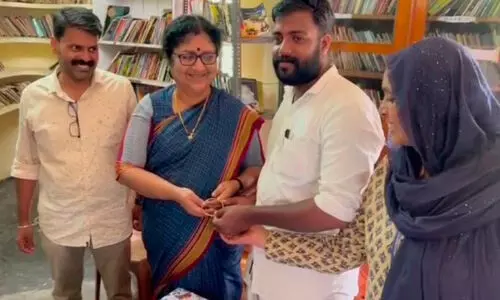 അന്നേരം കരുണയുള്ള ഒരമ്മയായി മന്ത്രി