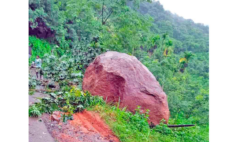 ഉരുൾപൊട്ടൽ ഭീഷണിയിൽ കൊളവല്ലൂർ ഉരുൾപൊട്ടൽ ഭീഷണിയിൽ കൊളവല്ലൂർ