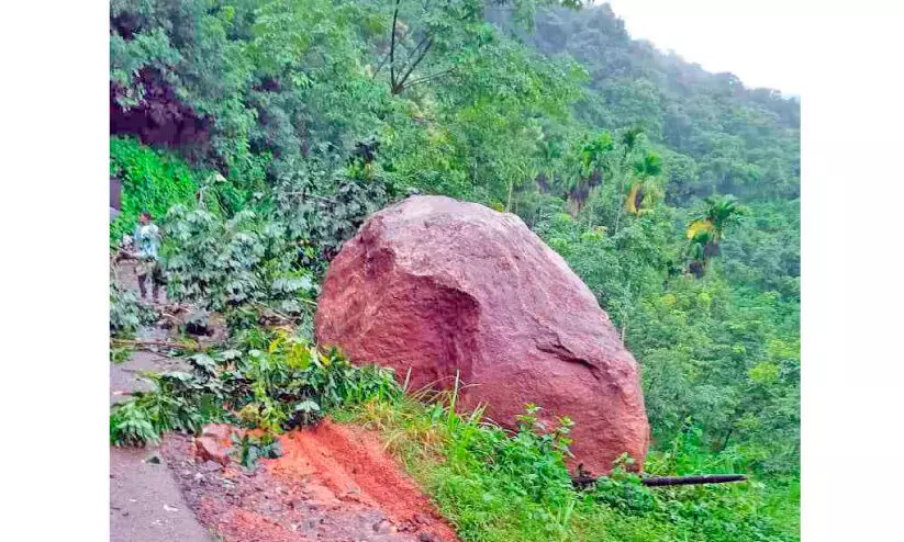 ഉരുൾപൊട്ടൽ ഭീഷണിയിൽ കൊളവല്ലൂർ