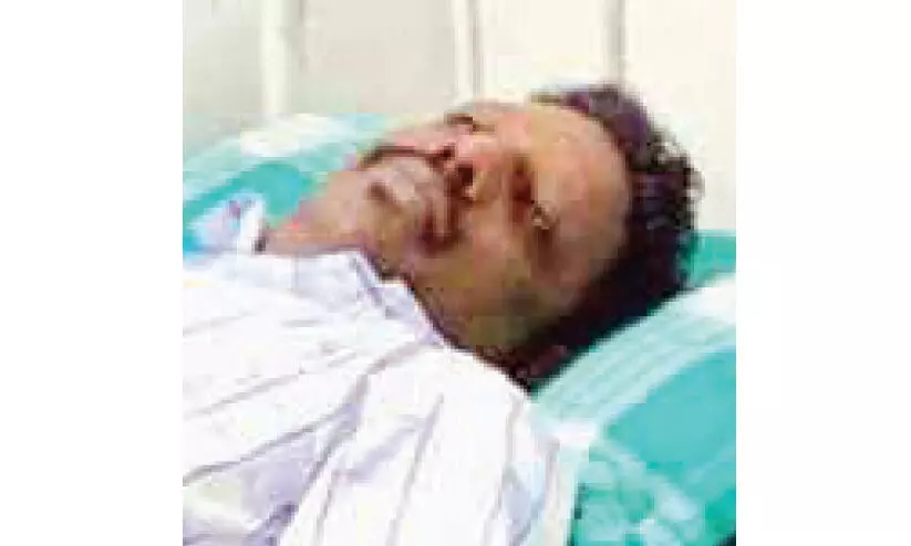 അകലാട് ബീച്ചിൽ വീടുകയറി ആക്രമണം; ഗൃഹനാഥനും കുടുംബാംഗങ്ങൾക്കും പരിക്ക് അകലാട് ബീച്ചിൽ വീടുകയറി ആക്രമണം; ഗൃഹനാഥനും കുടുംബാംഗങ്ങൾക്കും പരിക്ക്