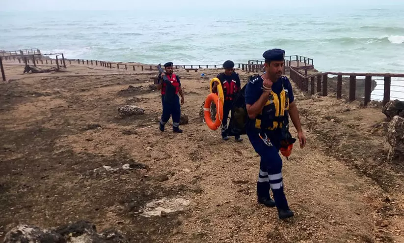 സലാലയിലെ അപകടം: ഞെട്ടൽ വിട്ടുമാറാതെ ദൃക്സാക്ഷികൾ സലാലയിലെ അപകടം: ഞെട്ടൽ വിട്ടുമാറാതെ ദൃക്സാക്ഷികൾ