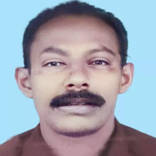 ലോ​റി ഡ്രൈ​വ​ർ കു​ഴ​ഞ്ഞു​വീ​ണ് മ​രി​ച്ചു