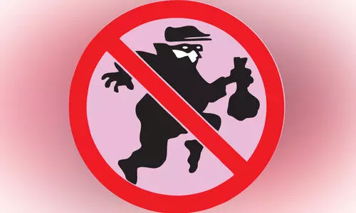 മൂന്നിടത്ത് മോഷണം; അഞ്ചു വീടുകളിൽ ശ്രമം മൂന്നിടത്ത് മോഷണം; അഞ്ചു വീടുകളിൽ ശ്രമം