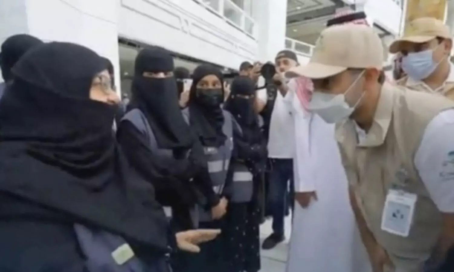 ഹജ്ജ്​ തീർഥാടകരെ പരിചരിച്ച് ശ്രദ്ധേയായി സൗദി ഡോക്ടർ; പ്രശംസയുമായി ആരോഗ്യമന്ത്രി