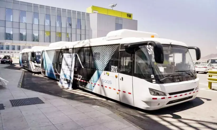 ജിദ്ദ വിമാനത്താവളത്തിൽ ഇലക്ട്രിക് ബസുകൾ സർവിസ് തുടങ്ങി ജിദ്ദ വിമാനത്താവളത്തിൽ ഇലക്ട്രിക് ബസുകൾ സർവിസ് തുടങ്ങി