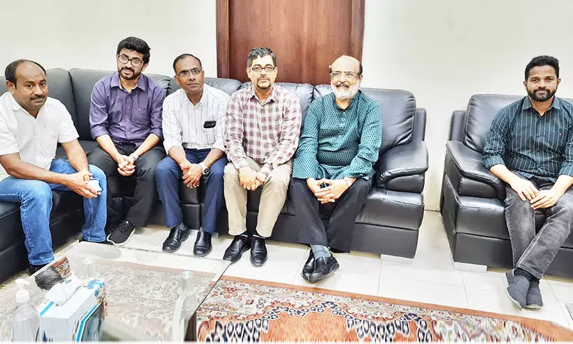 ഫ്രൻഡ്സ് അസോസിയേഷൻ ഭാരവാഹികൾ ഡോ. തോമസ് ഐസക്കിനെ സന്ദർശിച്ചു