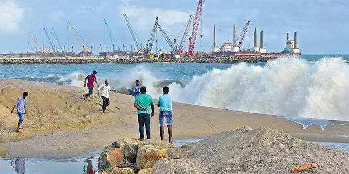 വിഴിഞ്ഞം തുറമുഖ നിർമാണം: ഒന്നാംഘട്ടം പൂർത്തിയാക്കാൻ വേണ്ടത് 46.77 ലക്ഷം ടൺ കരിങ്കല്ല് വിഴിഞ്ഞം തുറമുഖ നിർമാണം: ഒന്നാംഘട്ടം പൂർത്തിയാക്കാൻ വേണ്ടത് 46.77 ലക്ഷം ടൺ കരിങ്കല്ല്