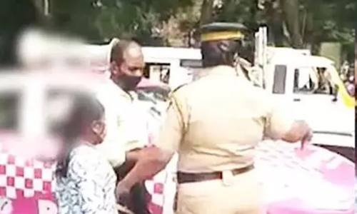 പിങ്ക് പൊലീസ് അപമാനിച്ച പെൺകുട്ടിക്ക് ഒന്നര ലക്ഷം നഷ്ടപരിഹാരം; തുക പൊലീസ് ഉദ്യോഗസ്ഥയില്‍നിന്ന് ഈടാക്കും