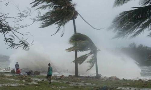 ചാകര കടപ്പുറത്ത് ചുഴലി: ഷെഡ് തകര്‍ന്ന് മത്സ്യത്തൊഴിലാളികള്‍ക്ക് പരിക്ക്