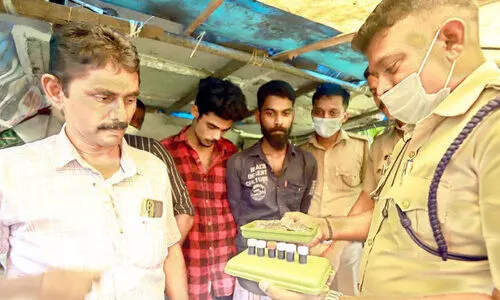 ലഹരിവസ്തുക്കളുമായി രണ്ടുപേർ പിടിയിൽ