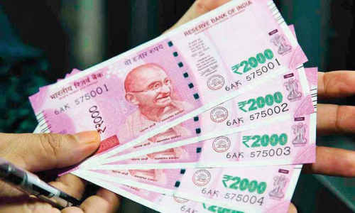 റെക്കോഡ് തകർച്ചയിൽ രൂപ; പ്രവാസികൾക്ക് നല്ലകാലം