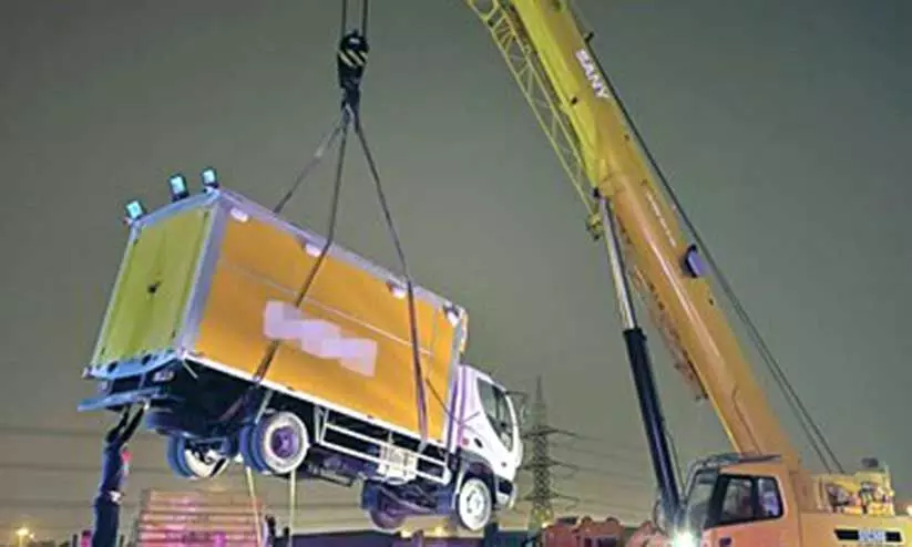 അലക്ഷ്യമായി നിർത്തിയ 37 വാഹനങ്ങൾ പിടിച്ചെടുത്തു