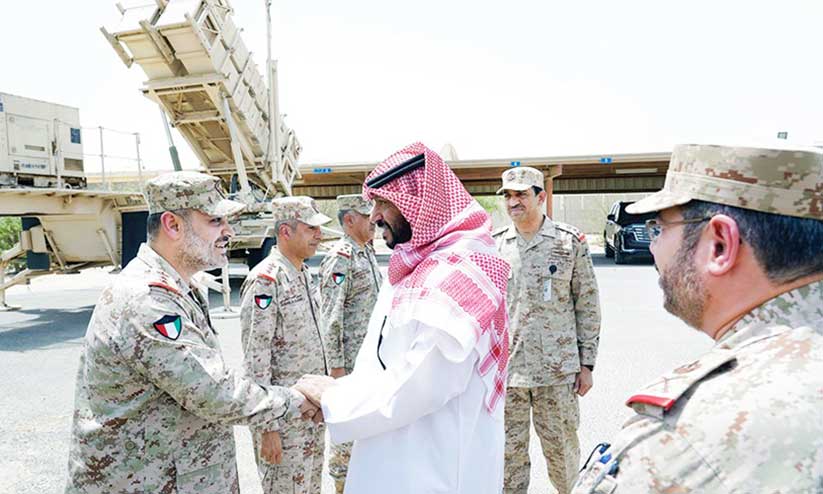 പ്രതിരോധ മന്ത്രി വ്യോമസേന ആസ്ഥാനം സന്ദർശിച്ചു പ്രതിരോധ മന്ത്രി വ്യോമസേന ആസ്ഥാനം സന്ദർശിച്ചു