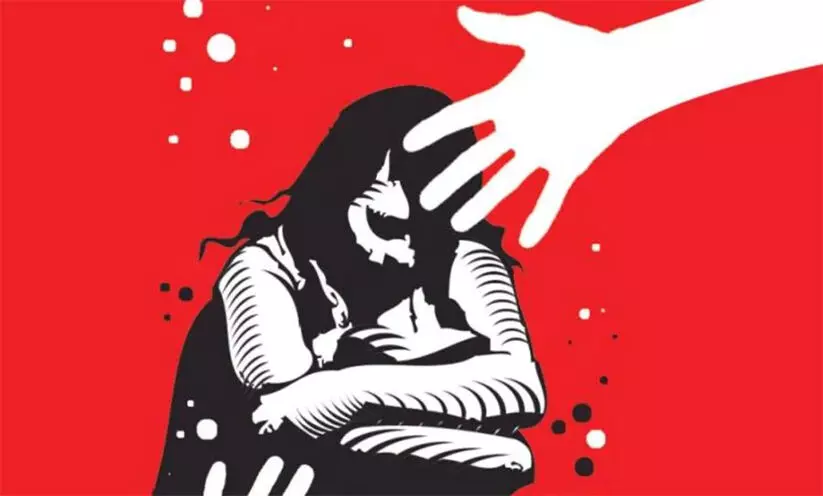 സ്ത്രീക്ക് നടുറോഡിൽ മർദനവും അപമാനവും: അന്വേഷണത്തിന് ഉത്തരവ് സ്ത്രീക്ക് നടുറോഡിൽ മർദനവും അപമാനവും: അന്വേഷണത്തിന് ഉത്തരവ്