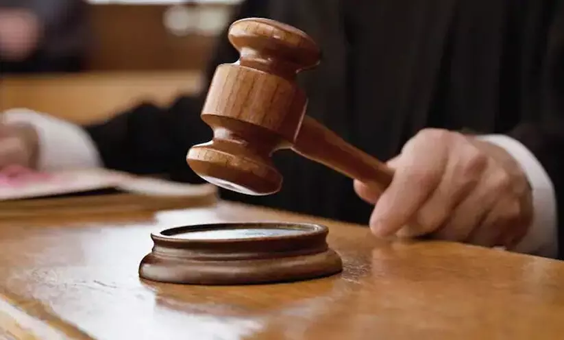 ഒമ്പത് വർഷമായി വാടക നൽകിയില്ല;   കോടതി ഉത്തരവിൽ നാല് കടകൾ ഒഴിപ്പിച്ചു