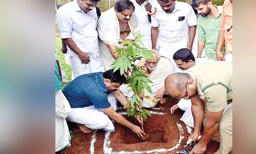 ഉദ്ഘാടനം കഴിഞ്ഞ പദ്ധതികൾ തുറന്നു കൊടുത്തില്ലെങ്കിൽ കേന്ദ്ര സഹായമില്ല -കേന്ദ്ര മന്ത്രി ഉദ്ഘാടനം കഴിഞ്ഞ പദ്ധതികൾ തുറന്നു കൊടുത്തില്ലെങ്കിൽ കേന്ദ്ര സഹായമില്ല -കേന്ദ്ര മന്ത്രി