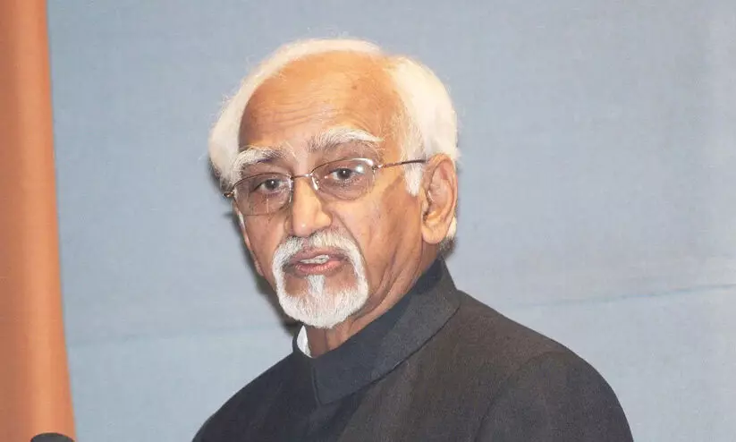 വിവാദ പാക് മാധ്യമപ്രവർത്തകനെ അറിയില്ലെന്നതിൽ ഉറച്ചു നിൽക്കുന്നു, ഒരു പരിപാടിയിലേക്കും ക്ഷണിച്ചിട്ടില്ല -ഹാമിദ് അൻസാരി