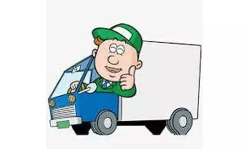 വേനല്‍ റോഡ് സുരക്ഷ: ട്രക്ക് ഡ്രൈവര്‍മാർക്ക് ബോധവത്കരണം