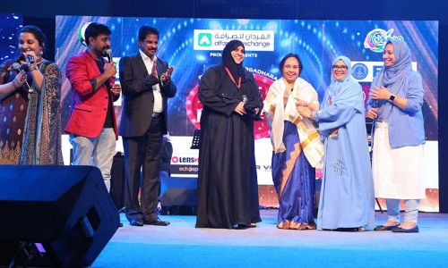 ദുബൈ കെ.എം.സി.സി വനിത വിങ് ഷീല പോളിനെ ആദരിച്ചു