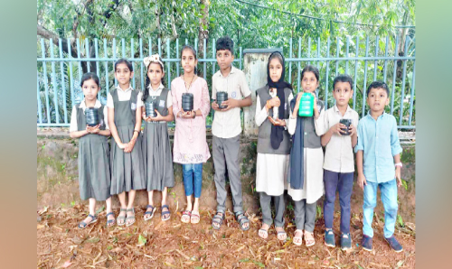 ഇവാന്റെ ചികിത്സക്ക് പണക്കുടുക്ക നൽകി  വിദ്യാർഥികൾ