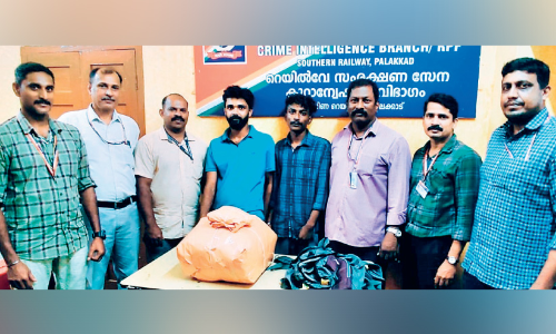 നാലര കിലോ കഞ്ചാവുമായി രണ്ട് യുവാക്കൾ പിടിയിൽ