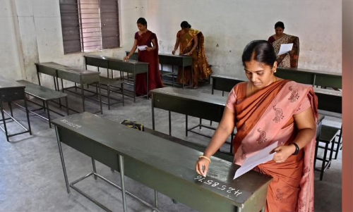 കാസർകോടിന് വേണം അധ്യാപകരെ കാസർകോടിന് വേണം അധ്യാപകരെ