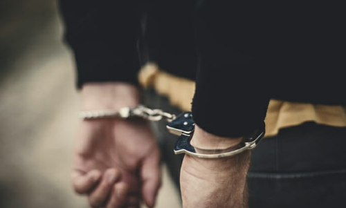 പ്രായപൂർത്തിയാകാത്ത പെൺകുട്ടിയെ   ശല്യം ചെയ്ത 19കാരൻ അറസ്റ്റിൽ