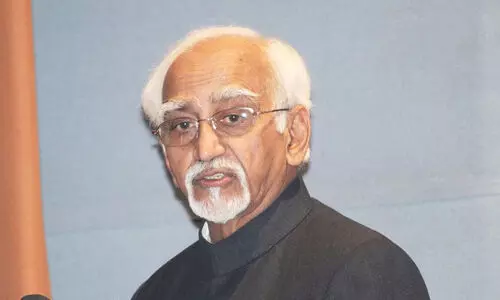 വിവാദ പാക് മാധ്യമപ്രവർത്തകനെ അറിയില്ലെന്നതിൽ ഉറച്ചു നിൽക്കുന്നു, ഒരു പരിപാടിയിലേക്കും ക്ഷണിച്ചിട്ടില്ല -ഹാമിദ് അൻസാരി