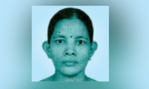 മകനെ കേസിൽ പ്രതിചേർത്തതിൽ മനംനൊന്ത് വീട്ടമ്മ തൂങ്ങിമരിച്ച നിലയിൽ