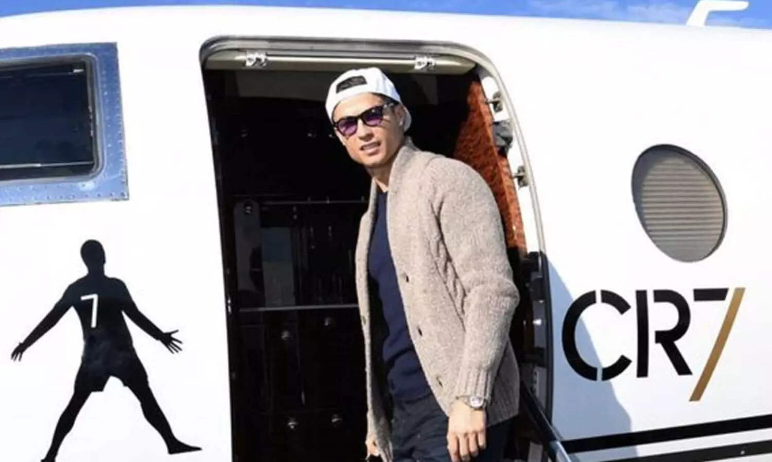 വലത് കാല്‍ വെക്കണം, വിമാനം കയറിയാല്‍ സ്വഭാവം മാറും; ക്രിസ്റ്റ്യാനോയുടെ ചില വിശ്വാസങ്ങളേ!