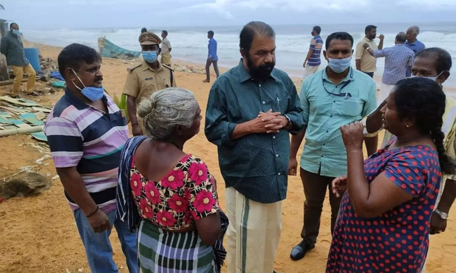 കടൽക്ഷോഭം നേരിടുന്ന ശംഖുമുഖം,വെട്ടുകാട് മേഖലകൾ മന്ത്രി വി. ശിവൻകുട്ടി സന്ദർശിച്ചു