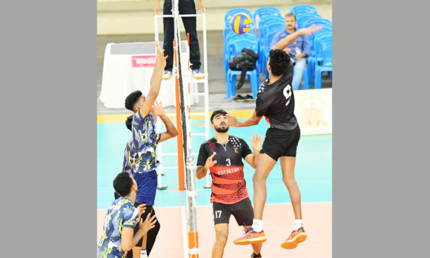 സംസ്ഥാന വോളി​: പുരുഷവിഭാഗത്തിൽ മലപ്പുറം ക്വാർട്ടറിൽ