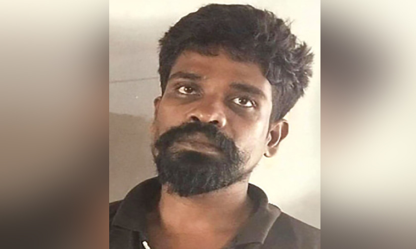 വിവിധ സ്ഥലങ്ങളിൽ മോഷണം: മോഷ്ടാവിനെ പിടികൂടി; 55 പവൻ ആഭരണങ്ങളും കണ്ടെടുത്തു വിവിധ സ്ഥലങ്ങളിൽ മോഷണം: മോഷ്ടാവിനെ പിടികൂടി; 55 പവൻ ആഭരണങ്ങളും കണ്ടെടുത്തു