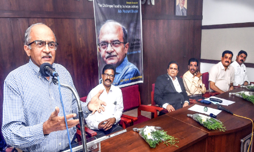 കേസ്​ ഏതു ബെഞ്ചിലെന്ന്​​ ചീഫ്​ ജസ്റ്റിസ്​ തീരുമാനിക്കുന്നത്​ ജനാധിപത്യവിരുദ്ധം -പ്രശാന്ത്​ ഭൂഷൺ