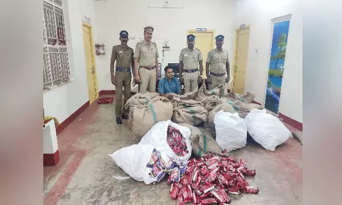 15 ല‍ക്ഷത്തിന്‍റെ നിരോധിത പുകയില പിടികൂടി