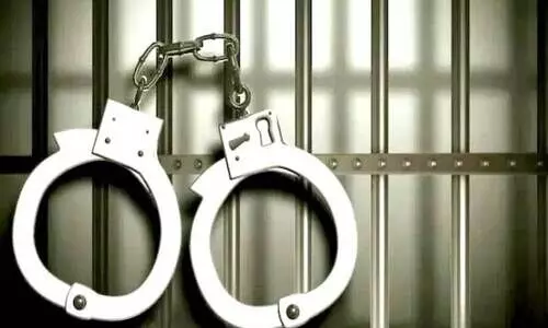 Auto driver held for stealing iPad, passport of Brazilian student