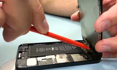 ഇനി ഫോൺ സ്വയം റിപ്പയർ ചെയ്യാം; പുതിയ നിയമത്തിനായി ശ്രമം തുടങ്ങി രാജ്യം