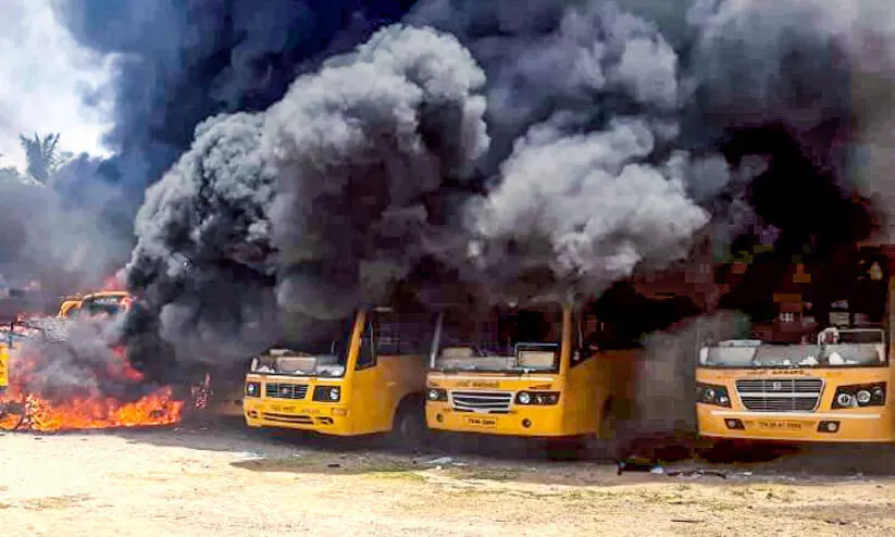 കള്ളക്കുറിച്ചിയിൽ വിദ്യാർഥിനിയുടെ ആത്മഹത്യ: രണ്ട് അധ്യാപകരും പ്രിൻസിപ്പലും അറസ്റ്റിൽ കള്ളക്കുറിച്ചിയിൽ വിദ്യാർഥിനിയുടെ ആത്മഹത്യ: രണ്ട് അധ്യാപകരും പ്രിൻസിപ്പലും അറസ്റ്റിൽ