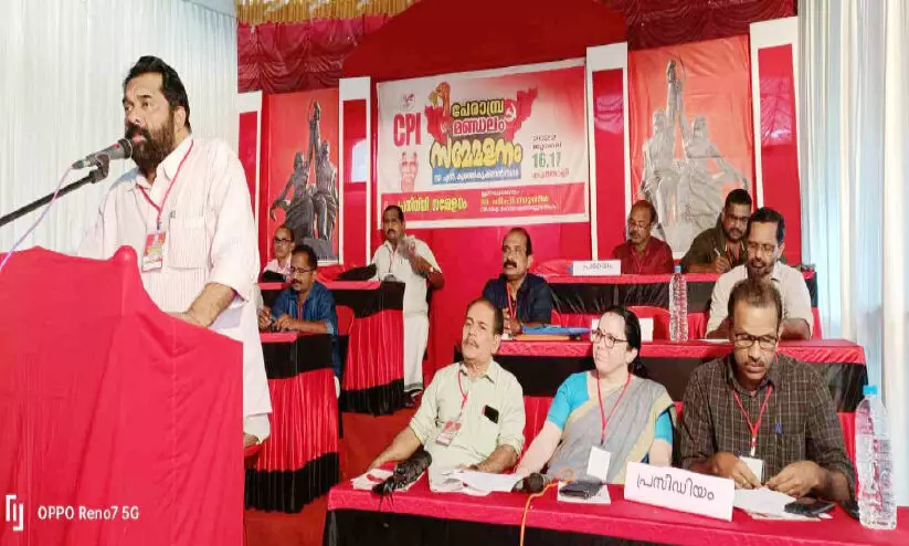 മതേതര ഐക്യനിര ശക്തിപ്പെടുത്തണം