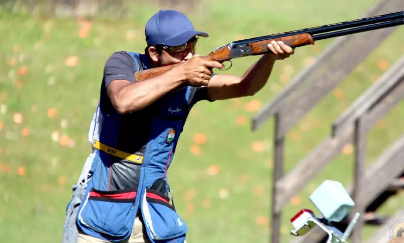 ഷൂട്ടിങ് ലോകകപ്പില് സുവർണ ചരിത്രമെഴുതി 46കാരൻ മായ് രാജ് അഹമ്മദ് ഖാൻ ഷൂട്ടിങ് ലോകകപ്പില് സുവർണ ചരിത്രമെഴുതി 46കാരൻ മായ് രാജ് അഹമ്മദ് ഖാൻ