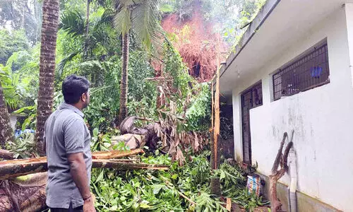 വീട് അപകടാവസ്ഥയിൽ