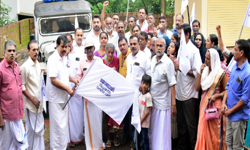 ദ​യാ​ബാ​യിയുടെ നി​രാ​ഹാ​ര​സ​മ​രം: വാ​ഹ​ന​റാ​ലി ന​ട​ത്തി