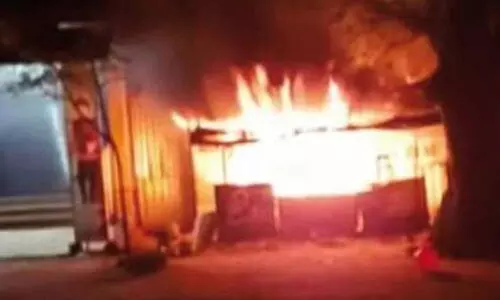 ചായക്കടയിൽ പാചക വാതക സിലിണ്ടർ പൊട്ടിത്തെറിച്ച് എട്ടുപേർക്ക് പൊള്ളലേറ്റു